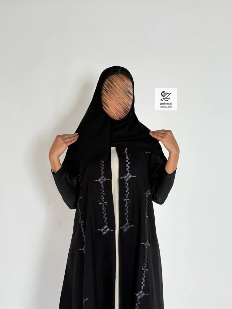 عبايه ذكرى بقماش كريب الابداع بتدخيل تطريز ناعم يدوي كم استرتش