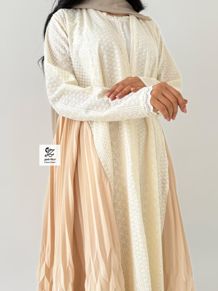 عبايه ركاما كلوش بتدخيل كسرات ثري دي ابيض