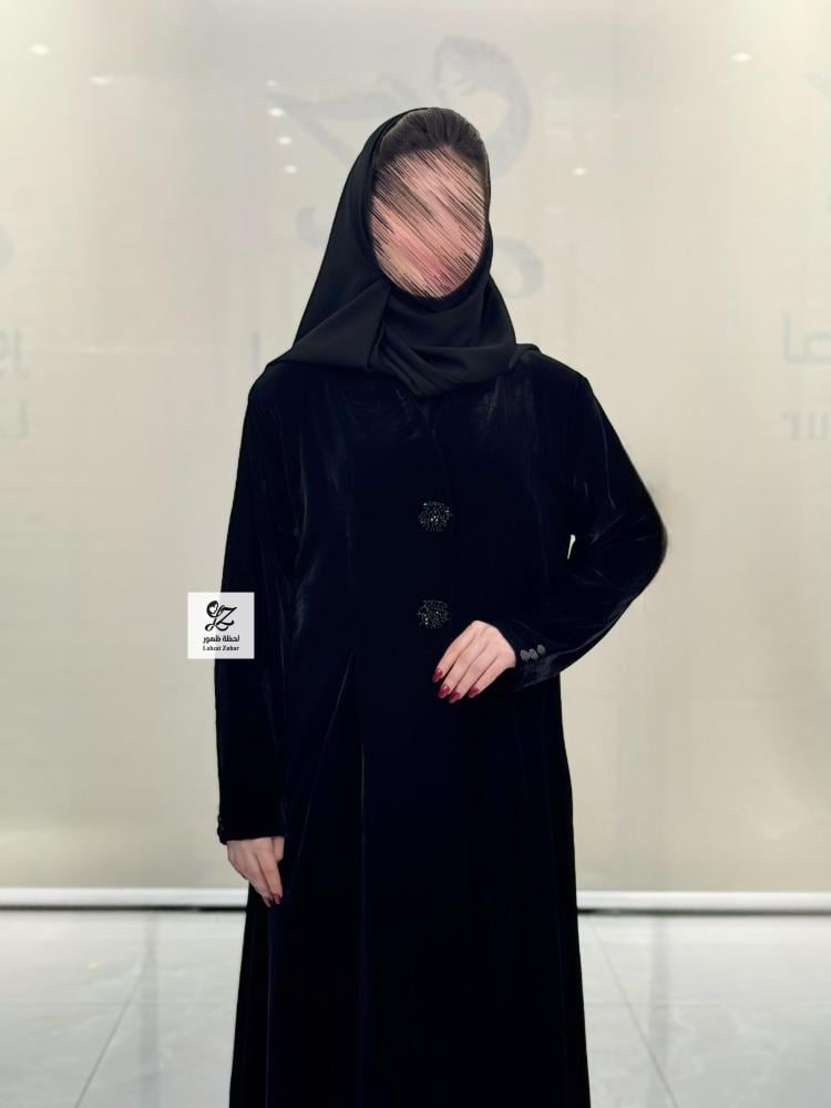 The Farida blazer made of Korean velvet fabric