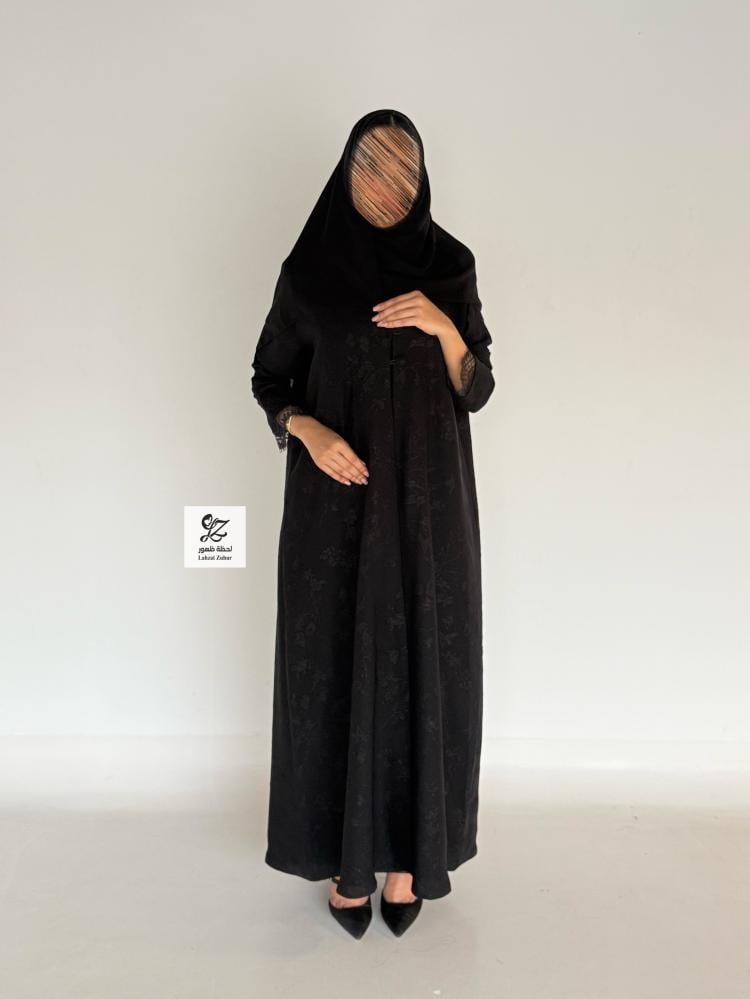عبايه هدى بقماش شكيرا بتدخيل دانتيل ناعم ف الاكمام