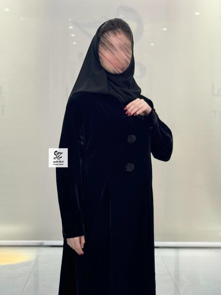 The Farida blazer made of Korean velvet fabric