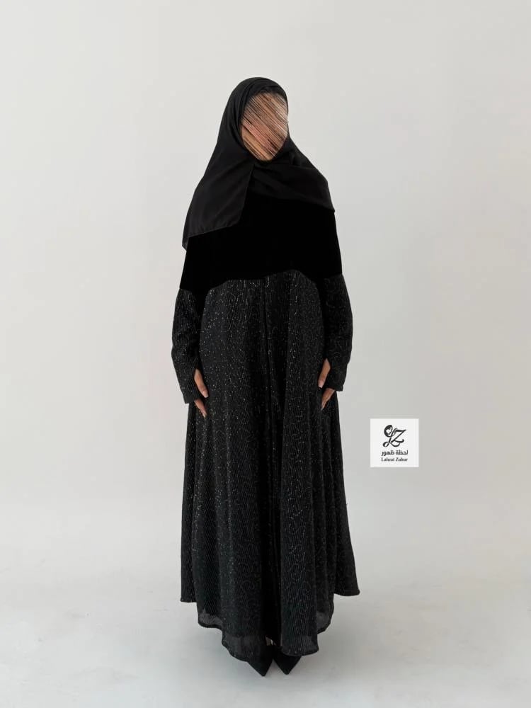 عبايه شهد كلوش بقماش مخمل بتدخيل ترتر اسود