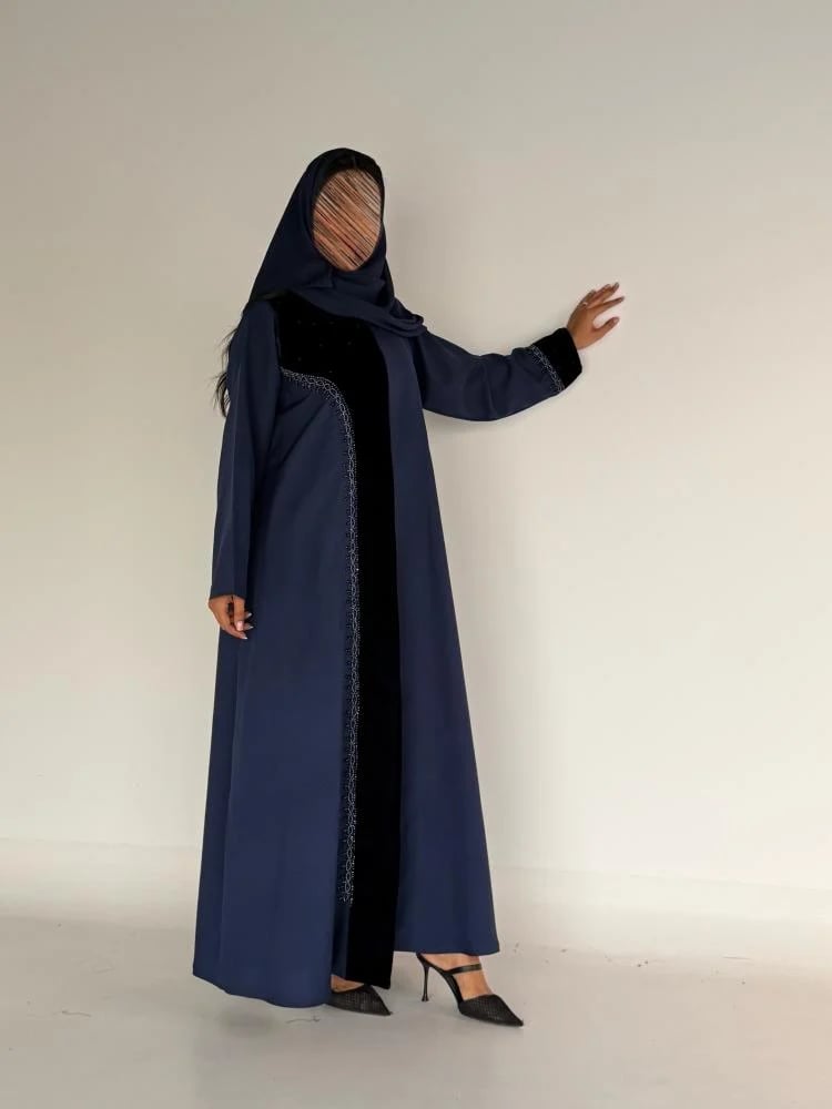 عبايه عزه كلوش بقماش كريب الابداع بتدخيل مخمل مع شك