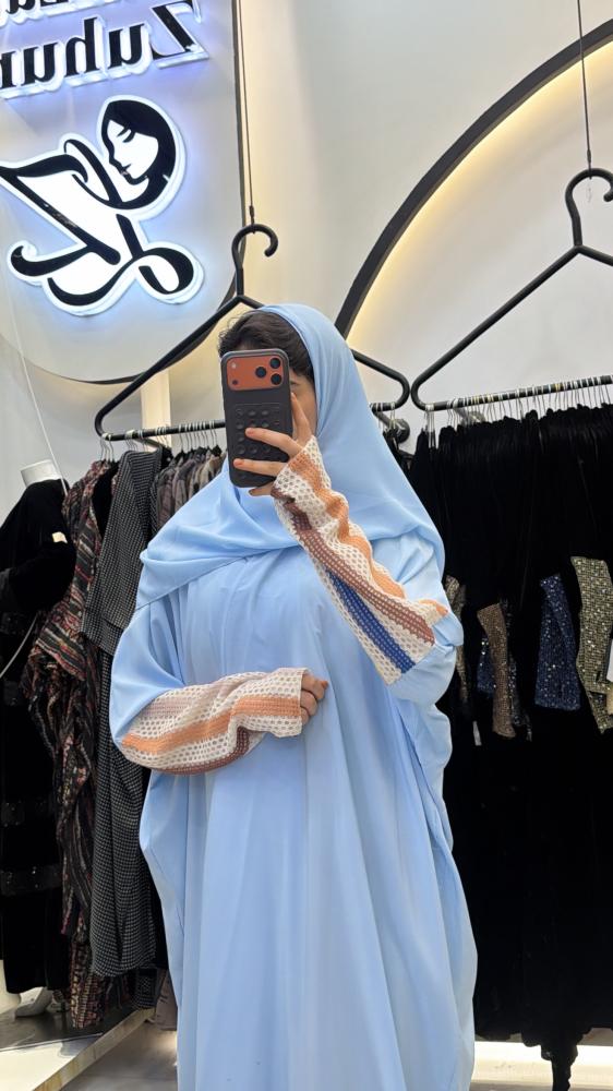 عبايه ابهار نص بشت بقماش حرير تداخل تريكو