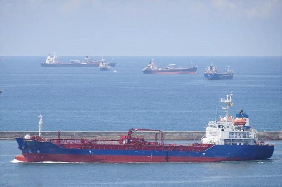 Bitumen/Asphalt Carrier 4999 T For Sale