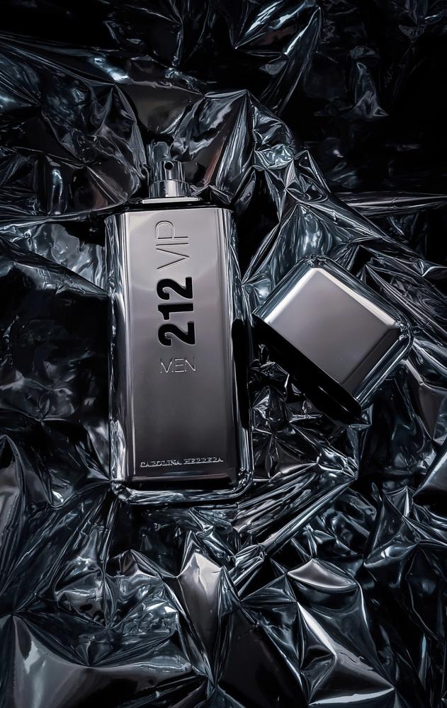 عطر كارولينا هيريرا 212 في آي بي للرجال أو دو تواليت 100 مل