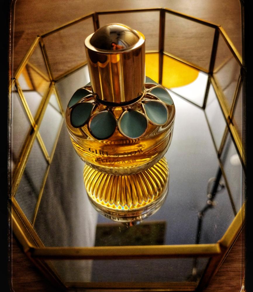 عطر إيلي صعب جيرل أوف ناو أو دو بارفيوم 90 مل للنساء