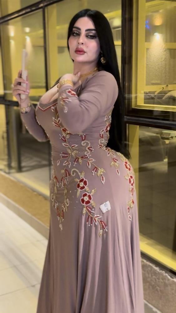 فستان لحمي شك كلوش