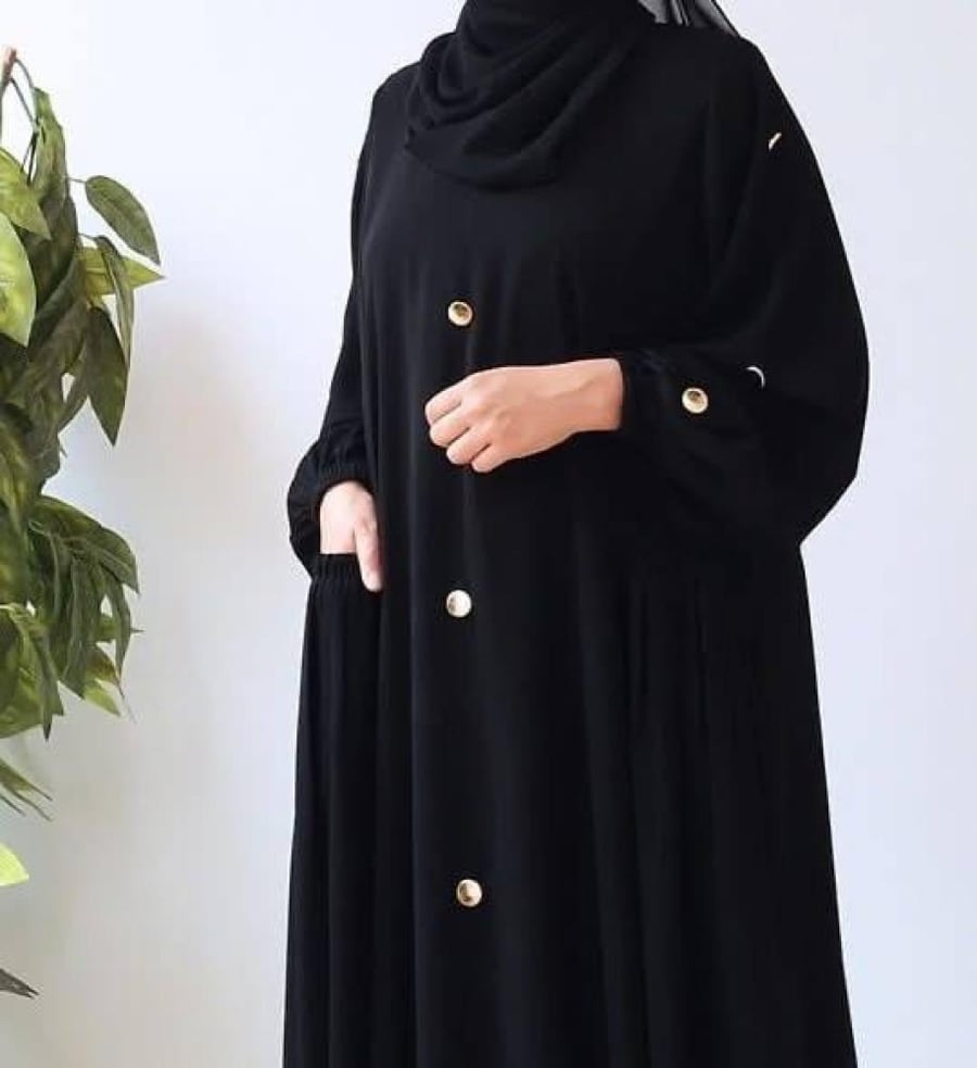 عباية جيوب بلمسة عصرية تناسب إطلالاتك اليومية