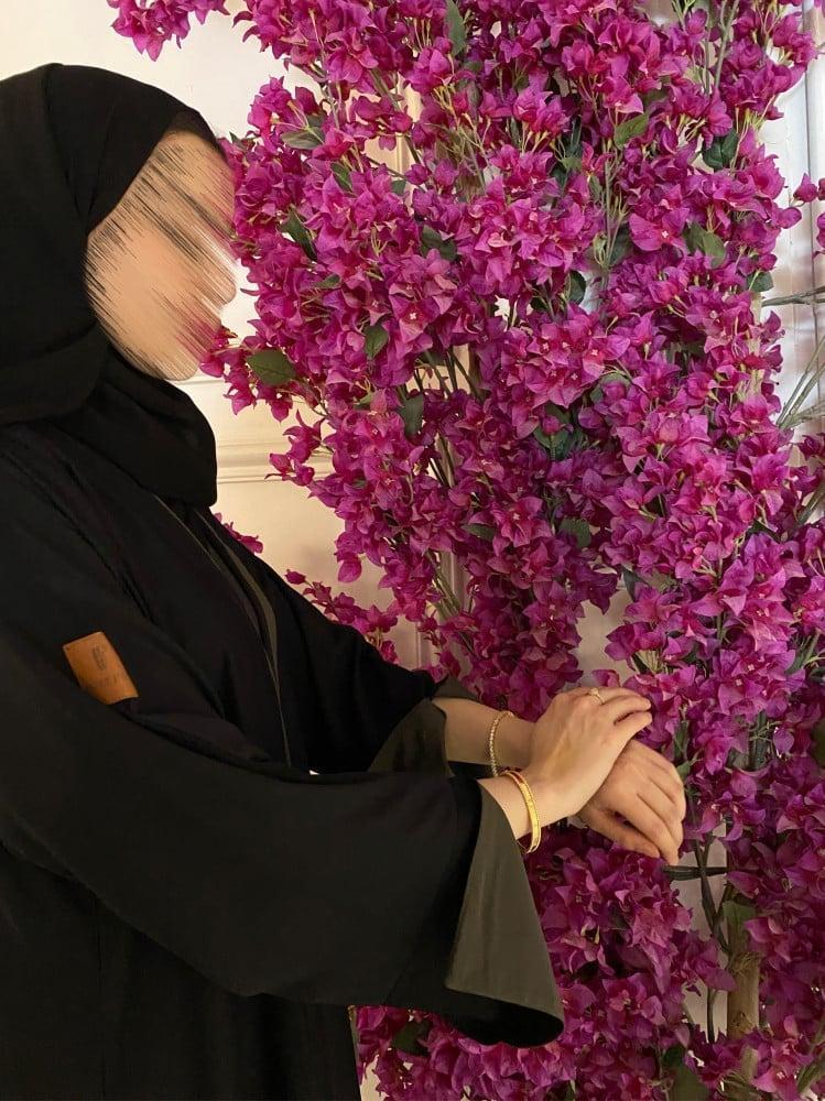 عباية ملونة للسفر بخامة كريب ناعمة وعالية الجودة