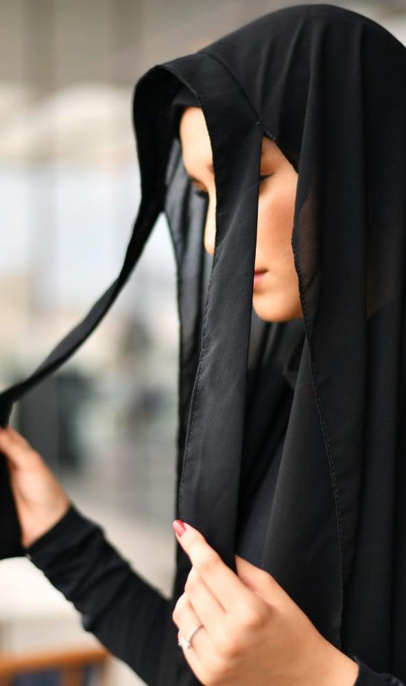 طرحة ربط أنيقة بخامة كريب ناعمة وخفيفة