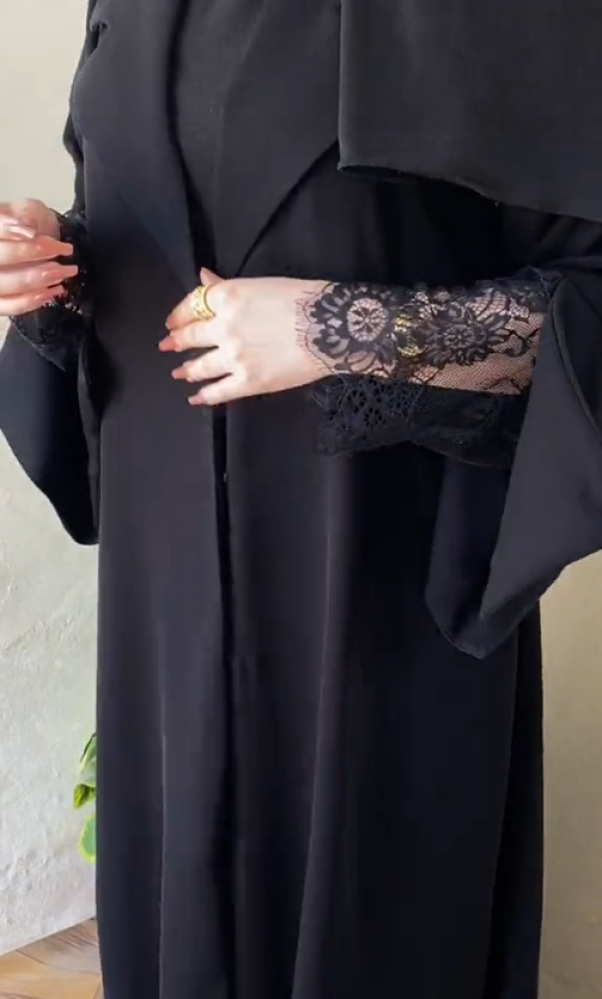عباية فخمة بتصميم راقي وخامات فاخرة