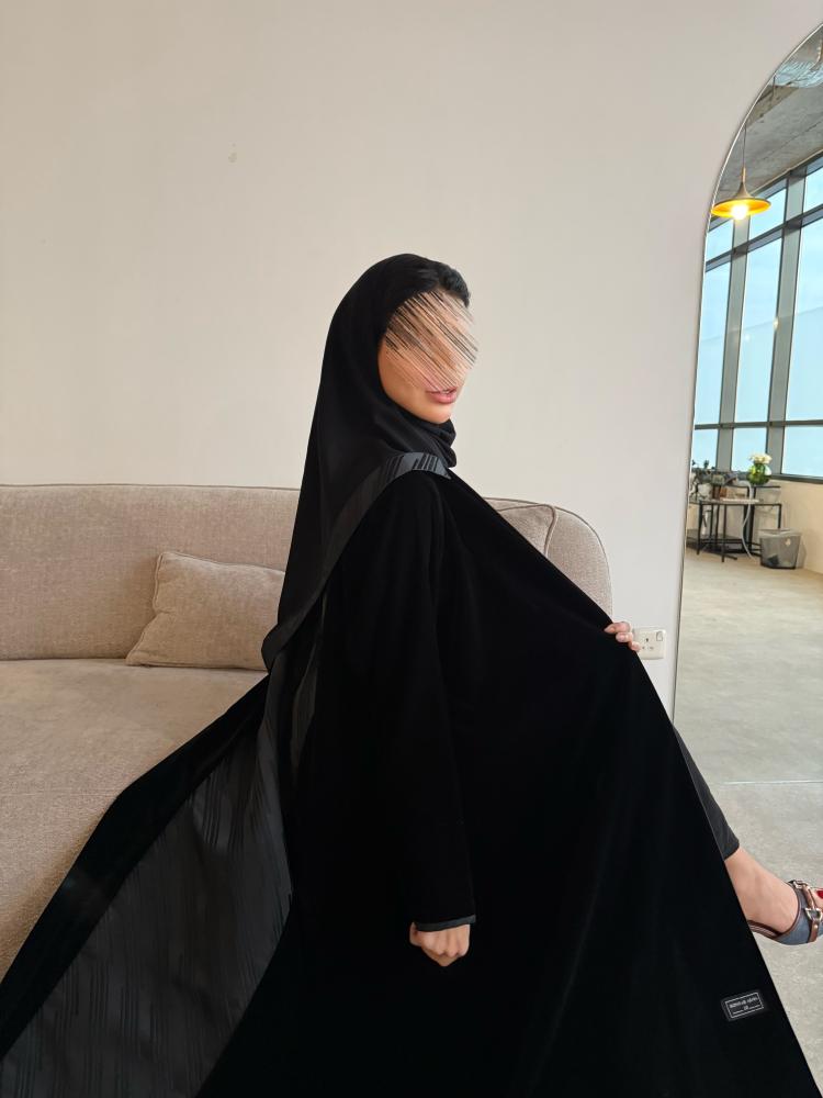 Y10
