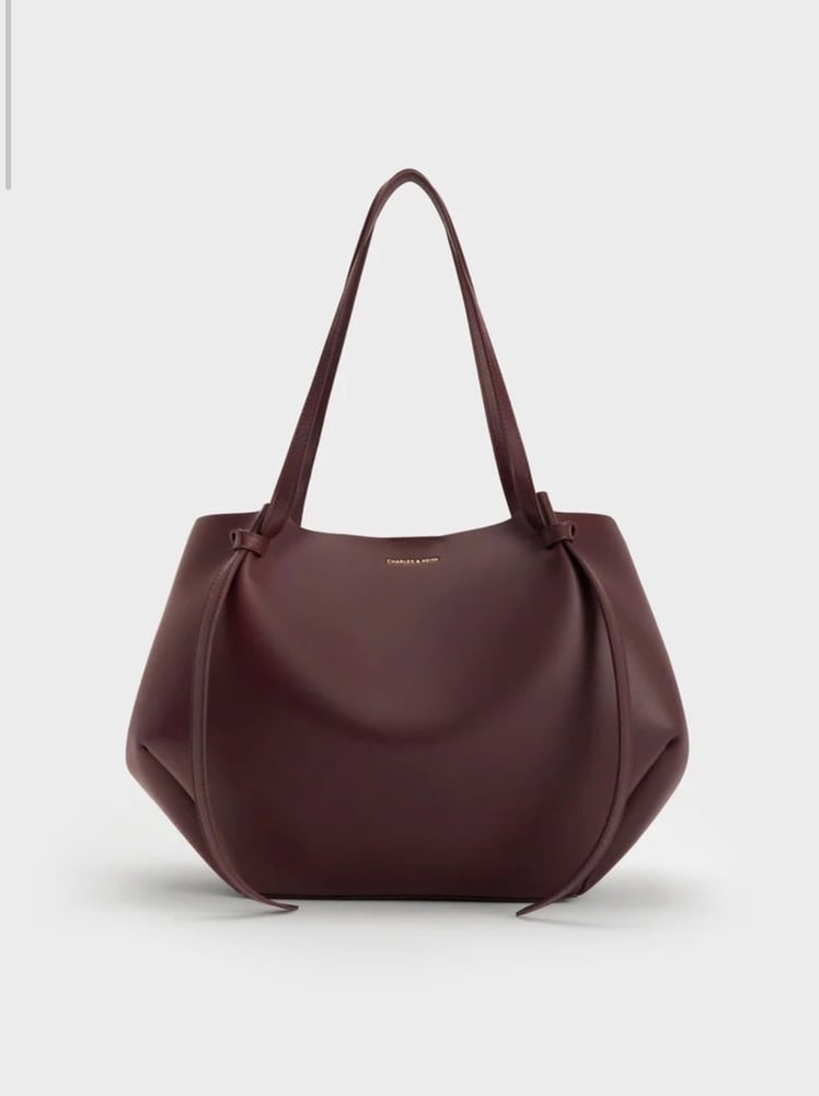 شنطة تشارلز اند كيث كالا اكس لارج متوفر الوان متعدده charles keith XL Calla Tote Bag