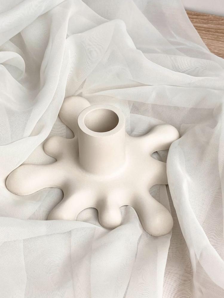 Concrete candle holder