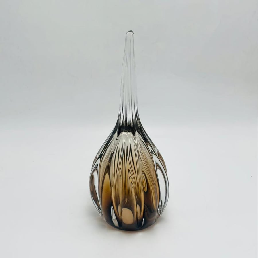 تحفة فنية زجاجية بتصميم انسيابي مستوحى 40×12×12سم