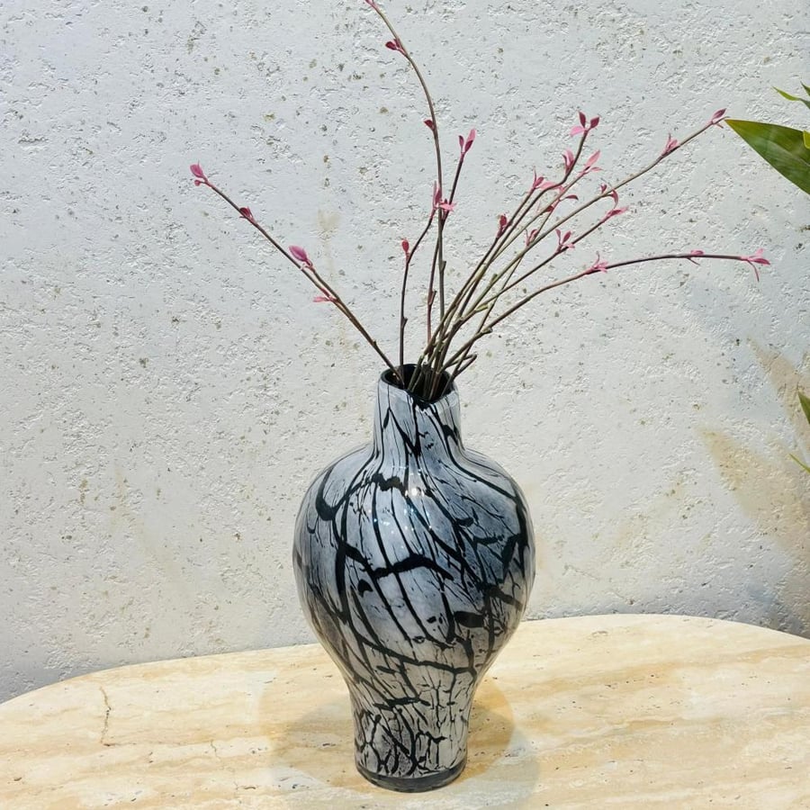 مزهرية رفيعة وطويلة من أوزو 44×7×7سم