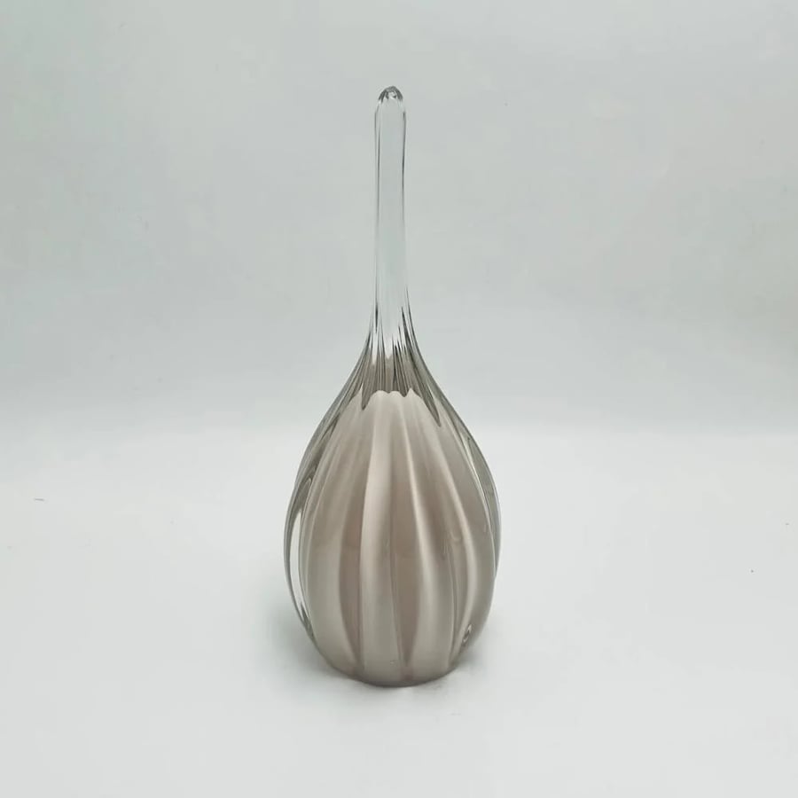 تحفة فنية زجاجية بتصميم انسيابي مستوحى 40×12×12سم