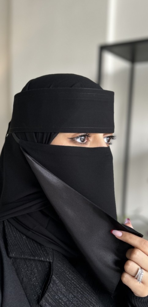 Silk niqab display + headscarf bandana