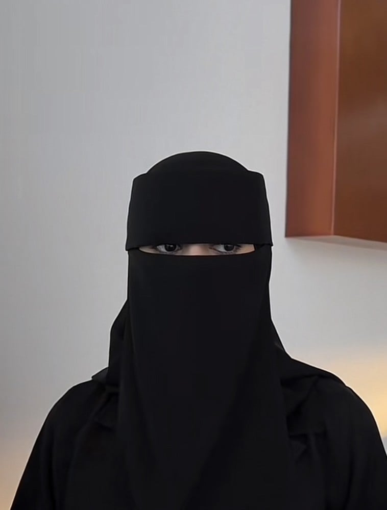 Islamic hijab + Islamic niqab + black gloves + headscarf band