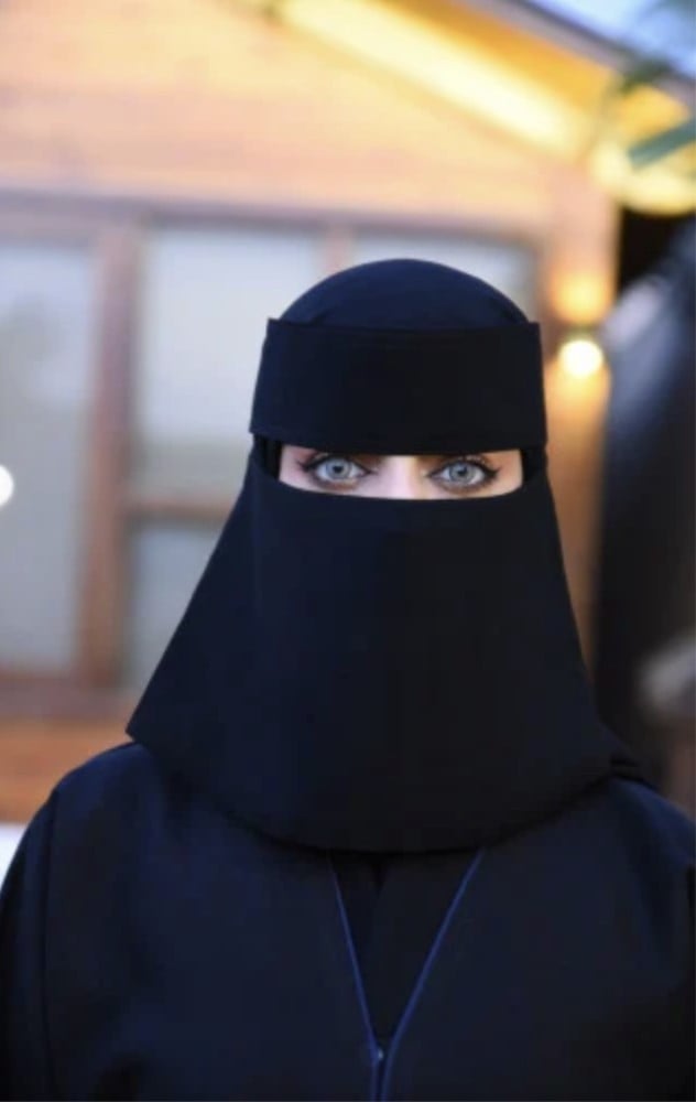 Small satin padded niqab clip