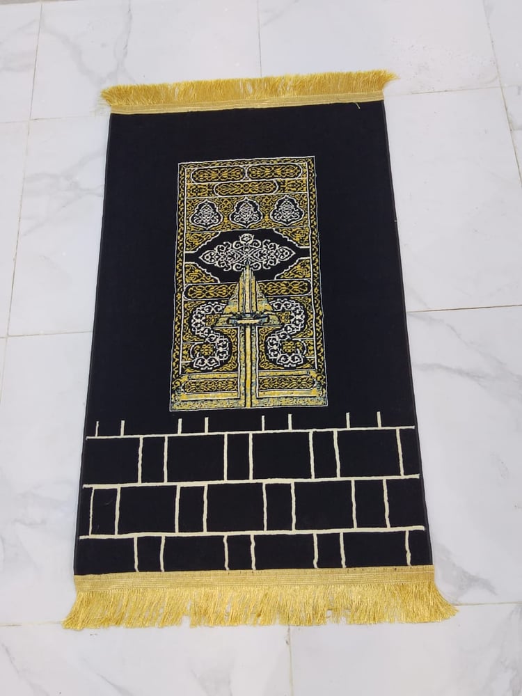 سجادة باب الكعبة