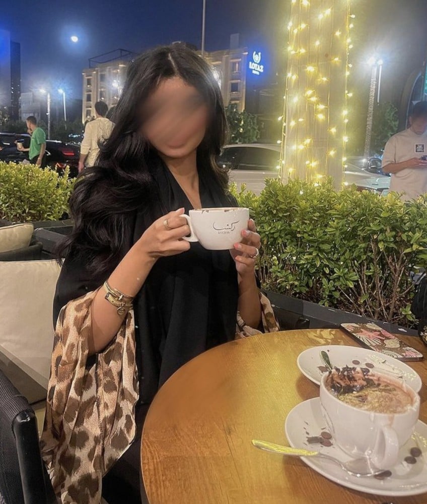 عباية وطرحة بأكمام تايقر ١