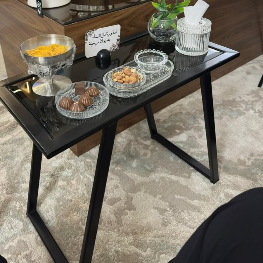 طاوله خدمة حديد بسطح جزاز