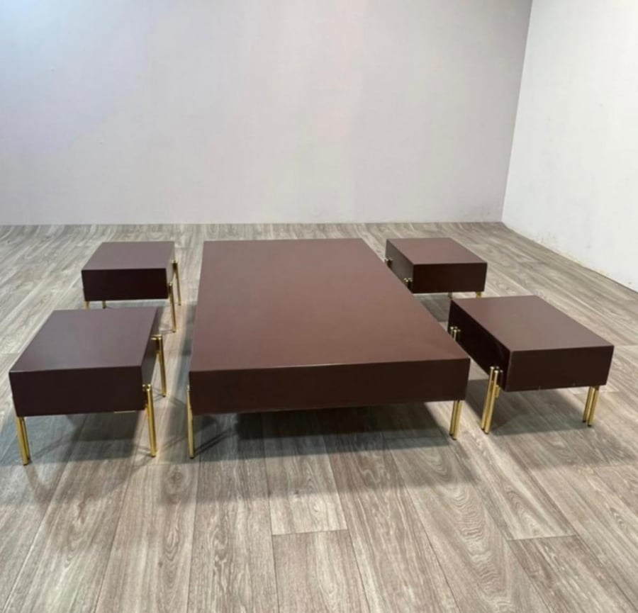 طقم طاولة ارضي مع 4 حبات خدمة