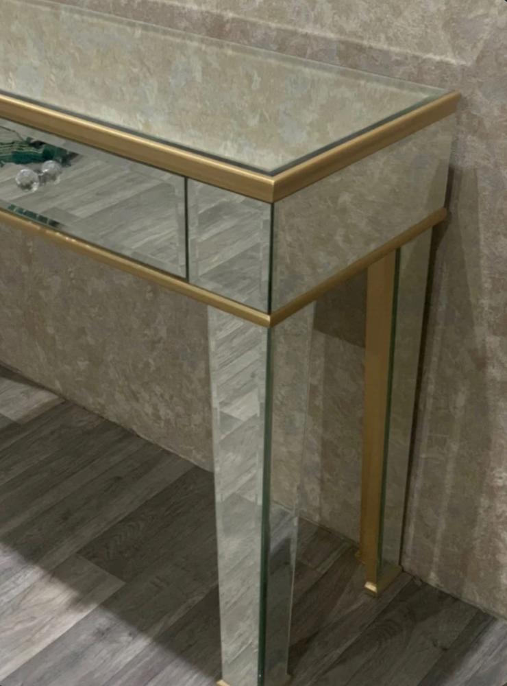 مدخل استقبال لون ذهبي