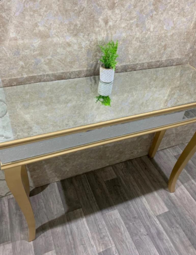 مدخل استقبال لون ذهبي