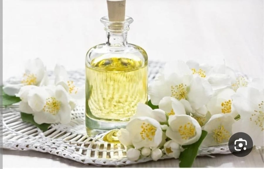 زيت الياسمين معصور على البارد