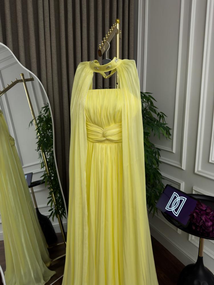 Evening dress yellow