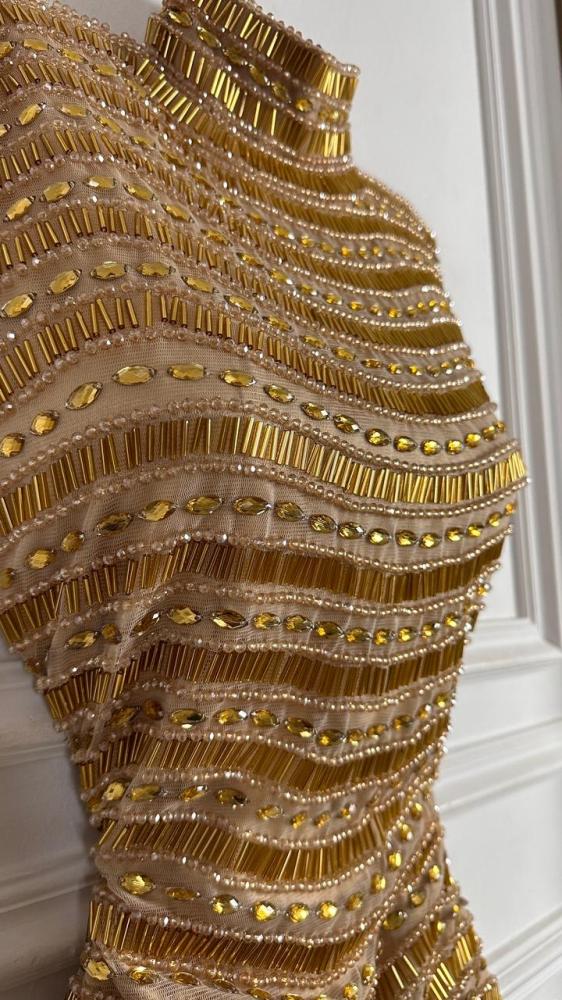 Evening dress gold material embroidery hand + fringe lining tear