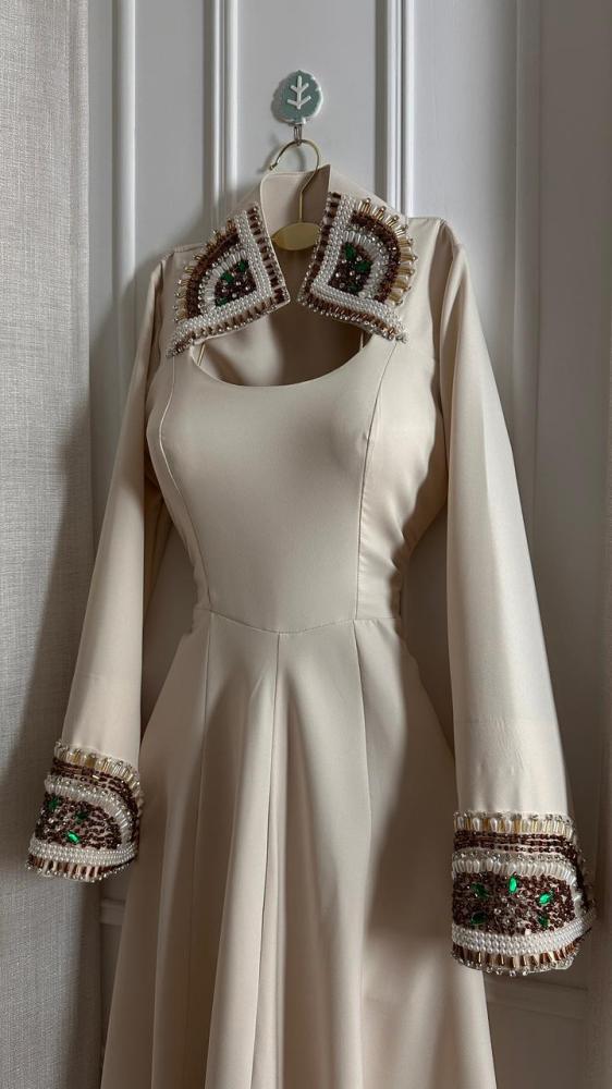 Evening dress beige fabric Barbie embroidery