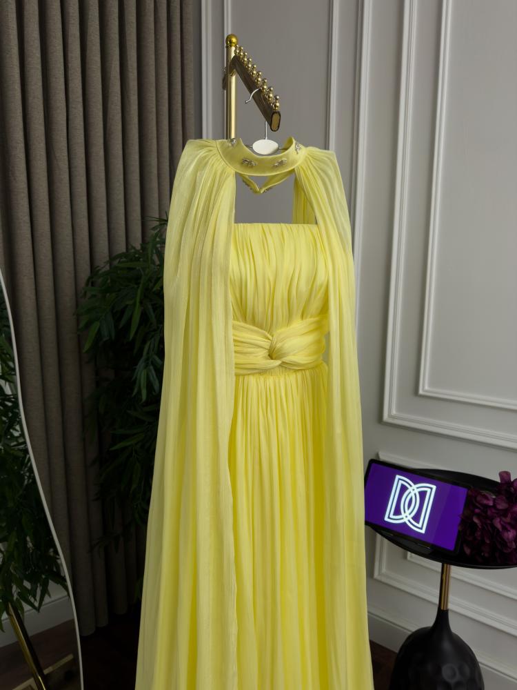 Evening dress yellow