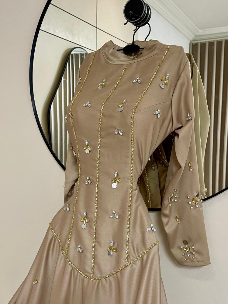 Evening dress, material silk, taffeta, and hand embroidery