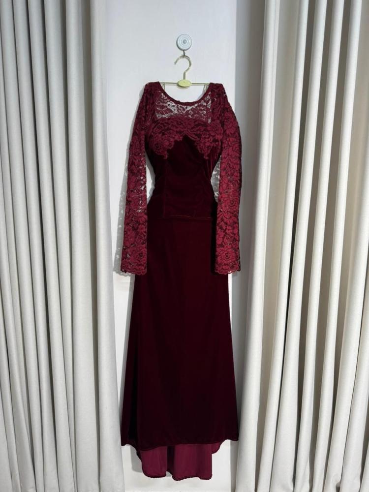 Evening dress with a glossy fabric | Korean velvet, with lace bust and sleeves + georgette shawl