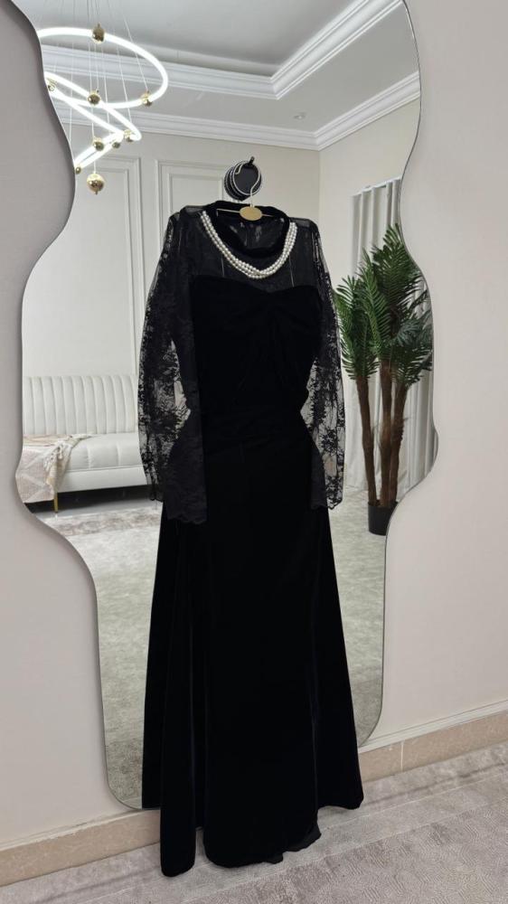 Evening dress black fabric velvet Korean and lace and lace of the chest