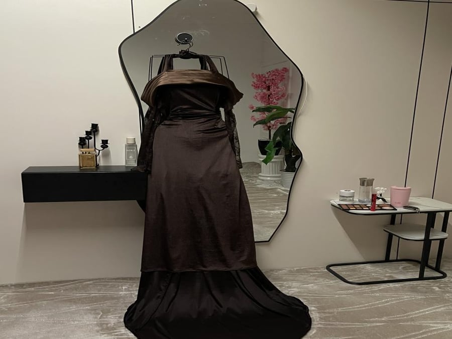 Evening dress brown velvet Korean fabric and French lace sleeves and rhinestones