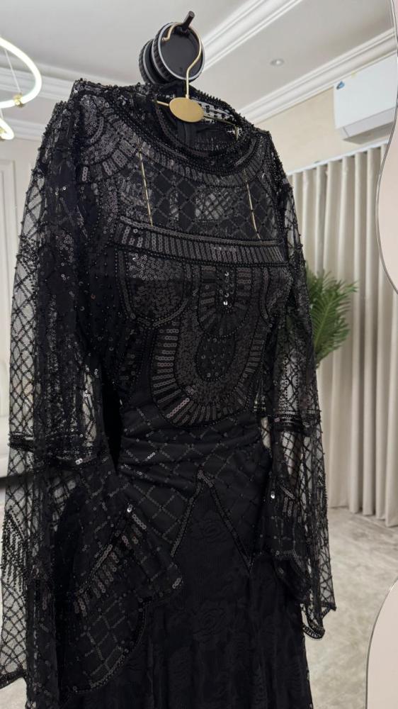Evening dress black beaded embroidery hand-made and lace two colors
