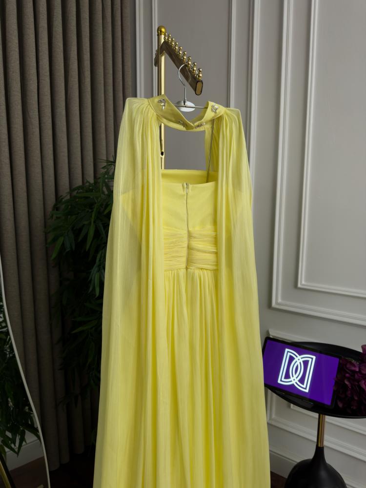 Evening dress yellow