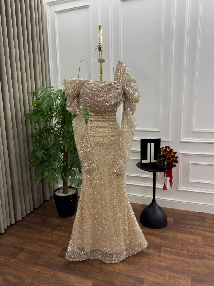 Evening dress beige with Kordana rhinestones, lining is torn