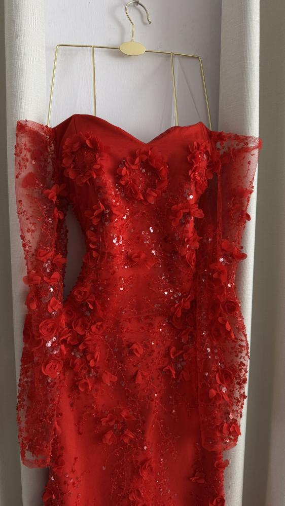 Evening dress red