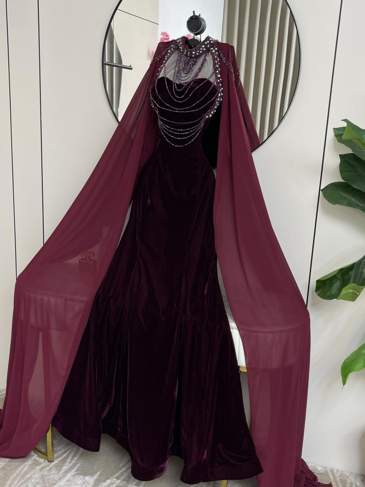 فستان سهرة عودي مخمل كوري وتطريز يدوي والشال شيفون للمناسبات والأعراس