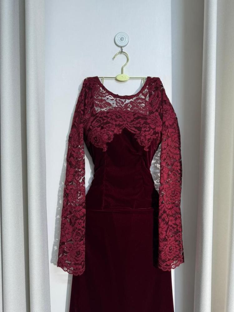 Evening dress with a glossy fabric | Korean velvet, with lace bust and sleeves + georgette shawl