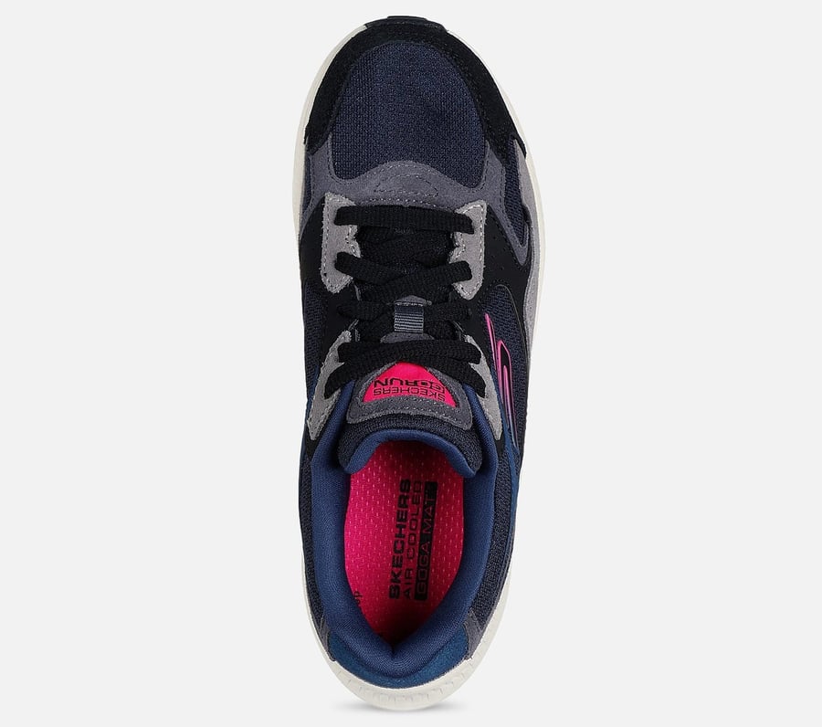 سكتشرز – GO RUN Consistent 2.0 Retro Stride