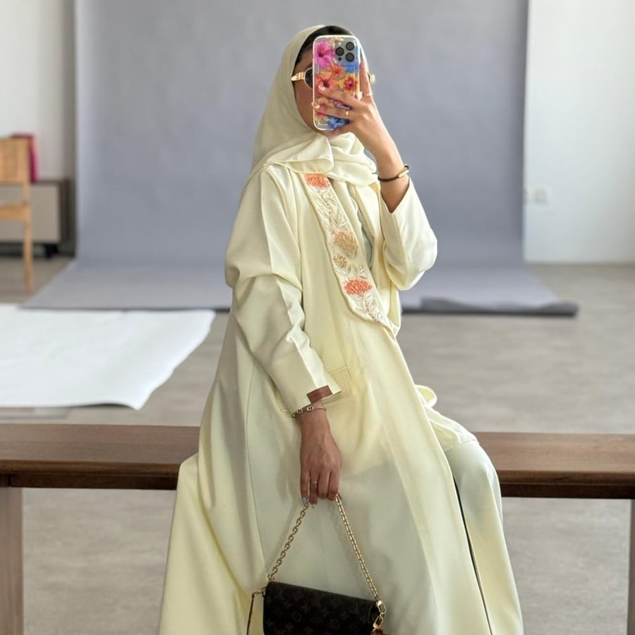 عباية ميرا | اللون الزبدي Butter Yellow