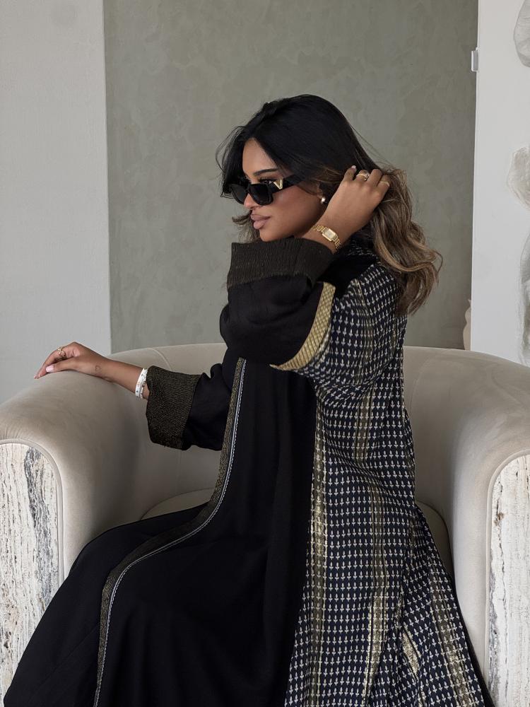 عباية سوداء كريب قطن بارد قلبة كم مقصبة
