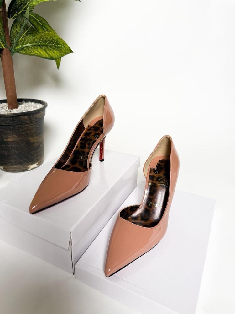كعب كريستيان لوبوتان Christian Louboutin